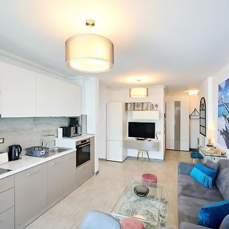 Mamaia Dream1 By Cb Seafront In & Pools