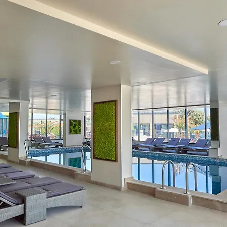 Mamaia Dream1 By Cb Seafront In & Pools Năvodari