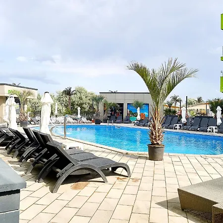 Mamaia Dream1 By Cb Seafront In & Pools *