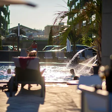 Mamaia Dream1 By Cb Seafront In & Pools Năvodari