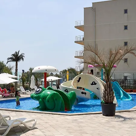 Mamaia Dream1 By Cb Seafront In & Pools