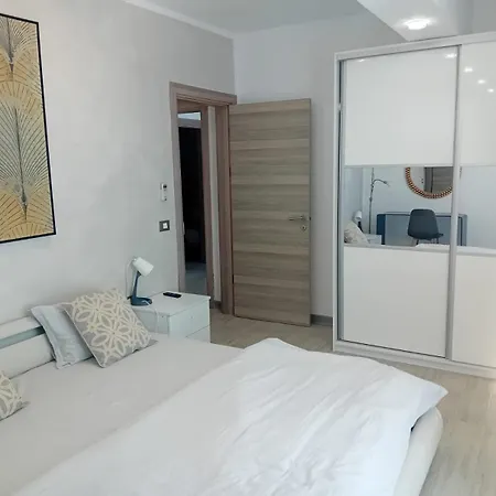 Mamaia Dream1 By Cb Seafront In & Pools Năvodari
