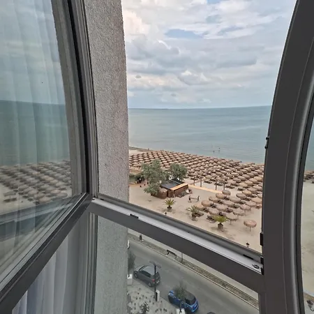 Mamaia Dream1 By Cb Seafront In & Pools
