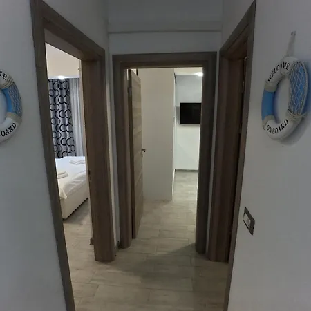 Mamaia Dream1 By Cb Seafront In & Pools