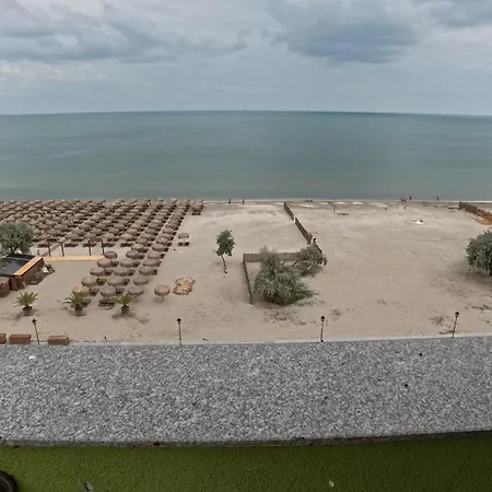 Apartment Mamaia Dream1 By Cb Seafront In & Pools