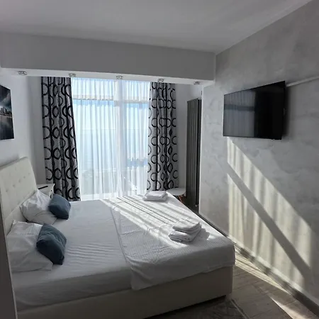 Mamaia Dream1 By Cb Seafront In & Pools *