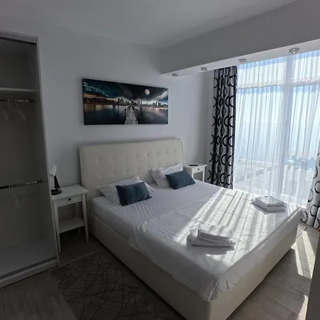 Mamaia Dream1 By Cb Seafront In & Pools