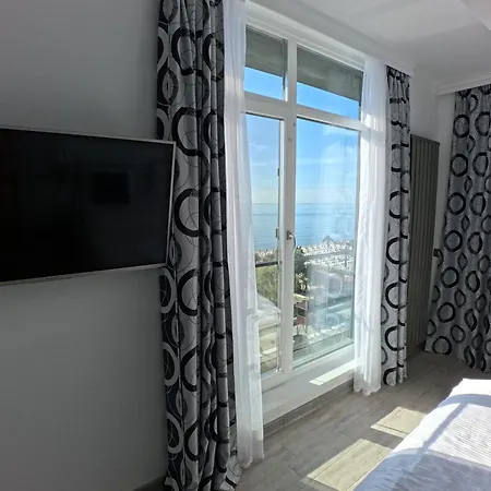 Mamaia Dream1 By Cb Seafront In & Pools *