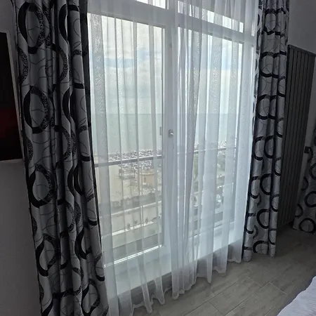 Mamaia Dream1 By Cb Seafront In & Pools * Navodari