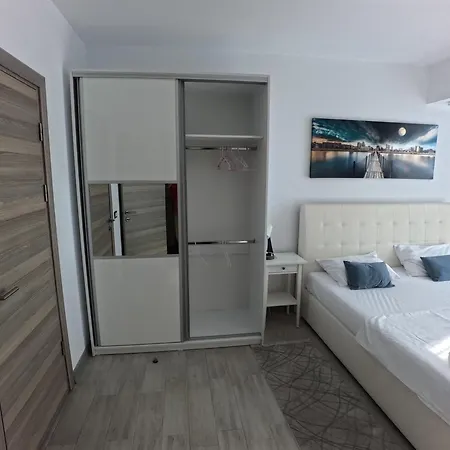 Mamaia Dream1 By Cb Seafront In & Pools Apartment