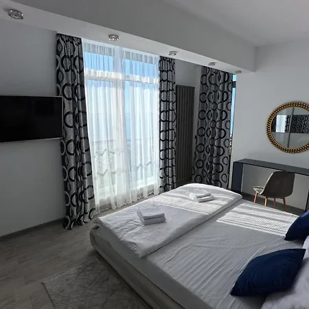 Mamaia Dream1 By Cb Seafront In & Pools Apartment