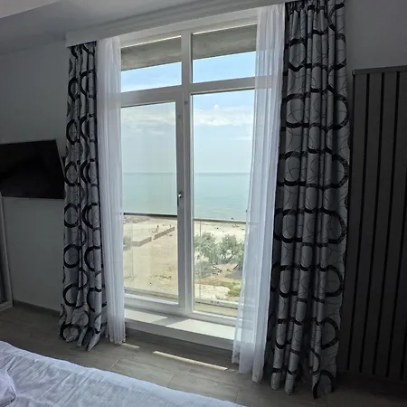 Mamaia Dream1 By Cb Seafront In & Pools