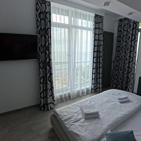 Mamaia Dream1 By Cb Seafront In & Pools *