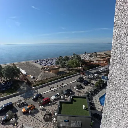 Mamaia Dream1 By Cb Seafront In & Pools Apartment