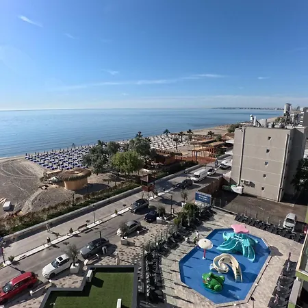 Apartment Mamaia Dream1 By Cb Seafront In & Pools