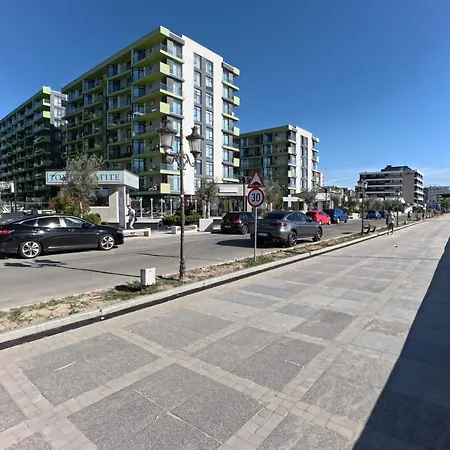 Mamaia Dream1 By Cb Seafront In & Pools