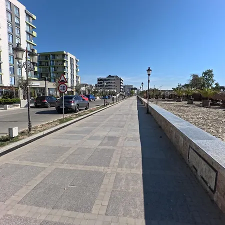Apartment Mamaia Dream1 By Cb Seafront In & Pools