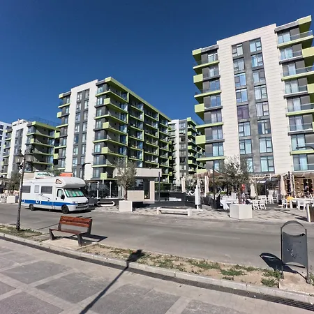 Mamaia Dream1 By Cb Seafront In & Pools Apartment Navodari