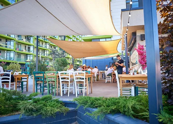 Apartment Mamaia Dream1 By Cb Seafront In & Pools