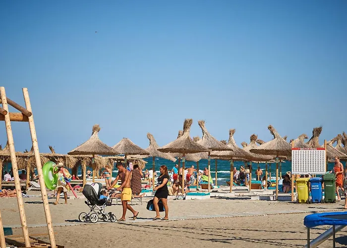 Mamaia Dream1 By Cb Seafront In & Pools Apartment