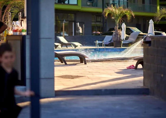 Mamaia Dream1 By Cb Seafront In & Pools Apartment